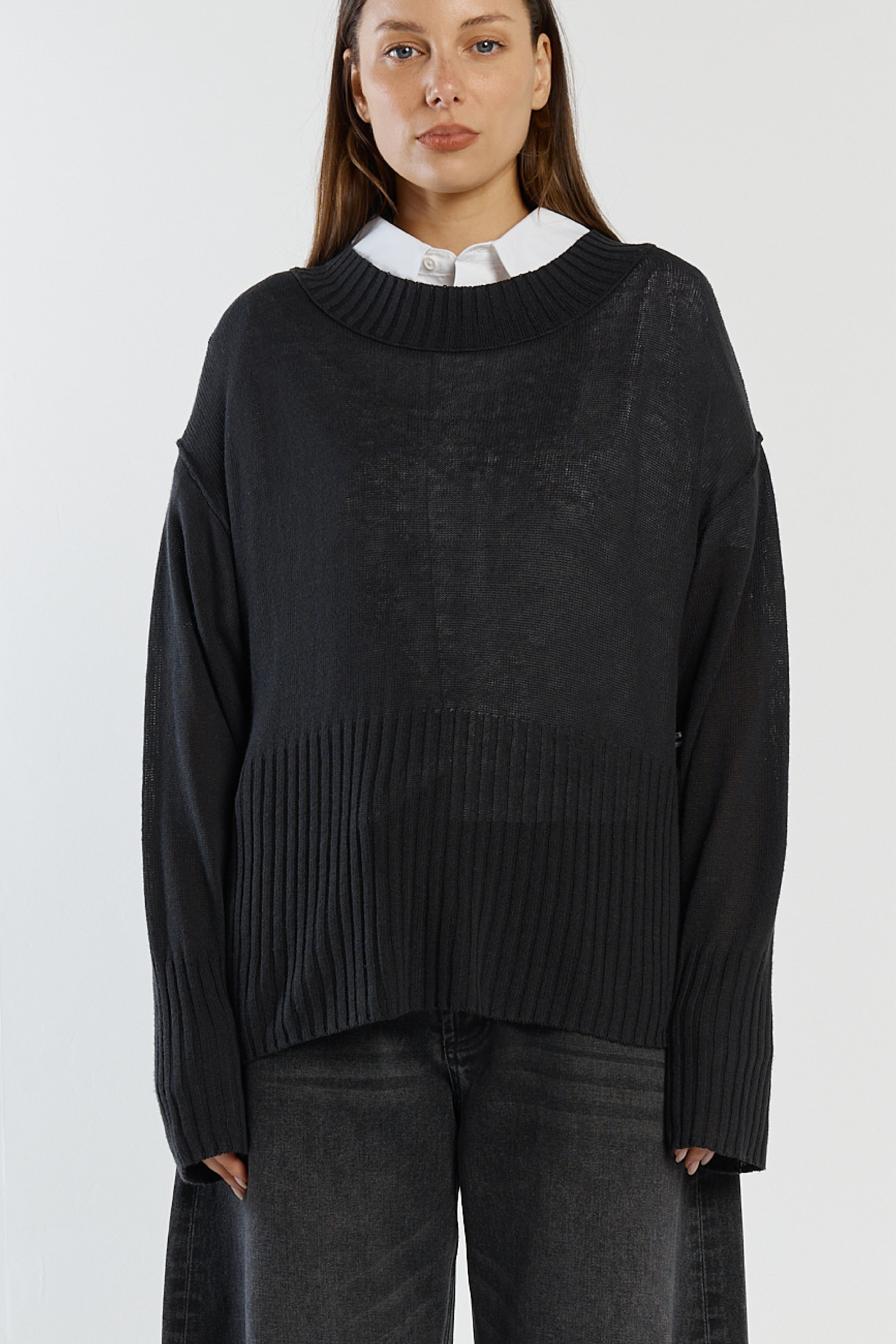 Friendly Sweater - Lightweight Trans-Seasonal Knit Black